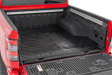 Load image into Gallery viewer, Bed Mat | 5&#39; Bed | RC Logo | Nissan Frontier 2WD/4WD (2005-2025)