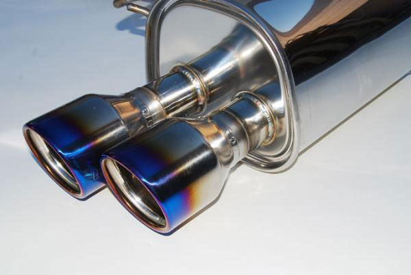 Invidia 15+ Subaru WRX/STI 4Dr Q300 Twin Outlet Rolled Titanium Burnt Quad Tip Cat-Back Exhaust